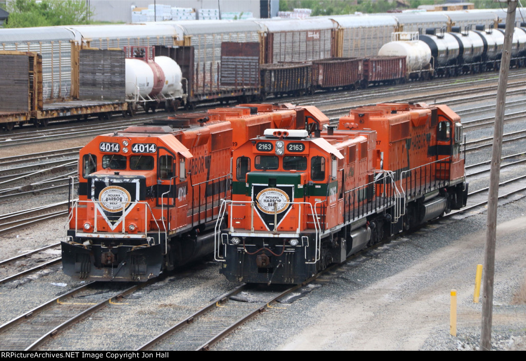 Four IHB units wait east of the Halsted overpass